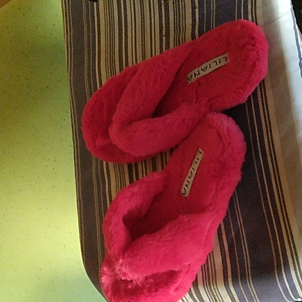 Flip flops. Furry red.